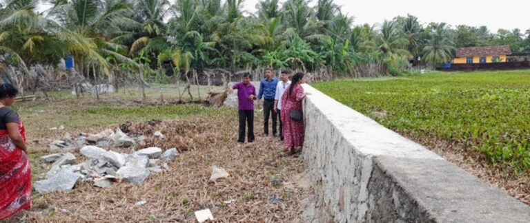 முன்பள்ளி மதில் அமைத்தல்